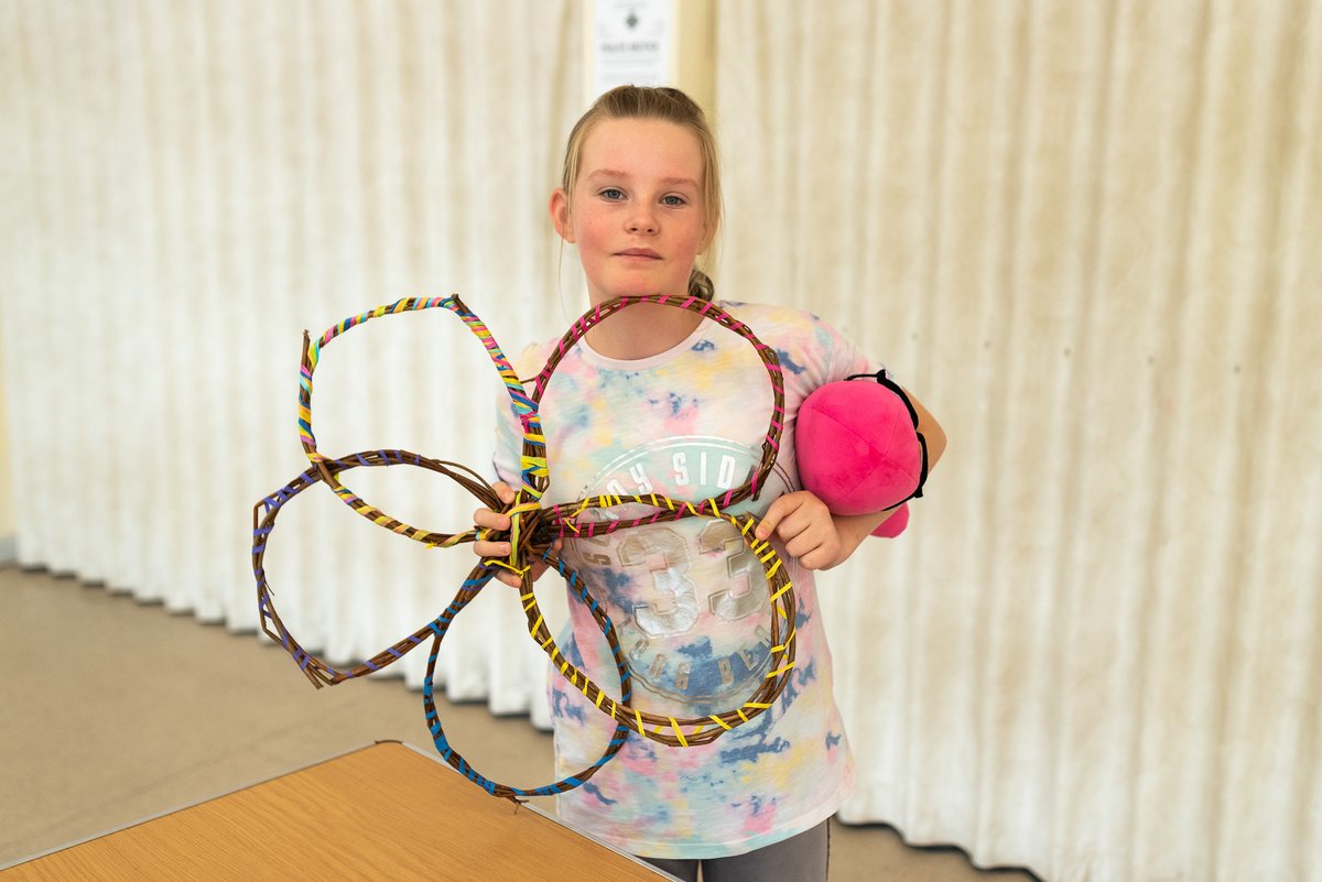llantwitlibrary's tweet photo. We had great fun with @lovingthewillow at today's willow workshop!

#SummerOfFun https://t.co/sjPBROBgal