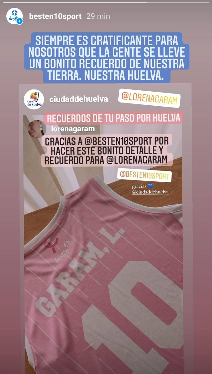 besten10sport's tweet photo. La famosa @lorenagaram vistiendo la camiseta del @CiudadDeHuelva que hicimos con motivo del Día Mundial contra el Cáncer de Mamá. 

💟 https://t.co/lMvEcmK3c2