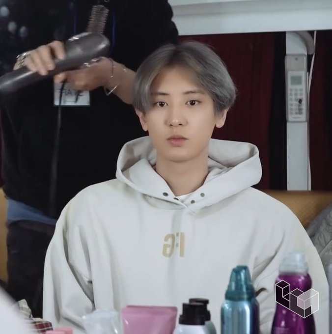 bradzbarbie's tweet photo. Cute 🥺
#Every27thWithLoey #CHANYEOL #nngstudio https://t.co/2i8XvOlX2I