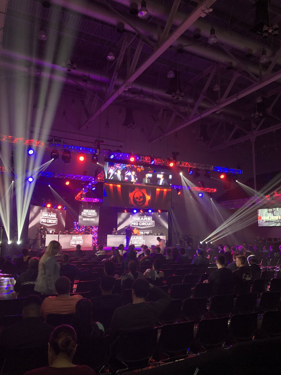Take me back to Gears 4 LANS 😭