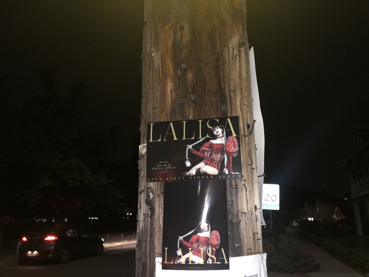 ColeBLINK's tweet photo. Just put down about 100 of these advertisements around my city for our girl #LISA!!!!

✨🖤💗🖤💗✨
@BLACKPINK #BLACKPINK
LALISA ERA BEGINS
#PREORDERLALISANOW https://t.co/ygwbJzgYtq