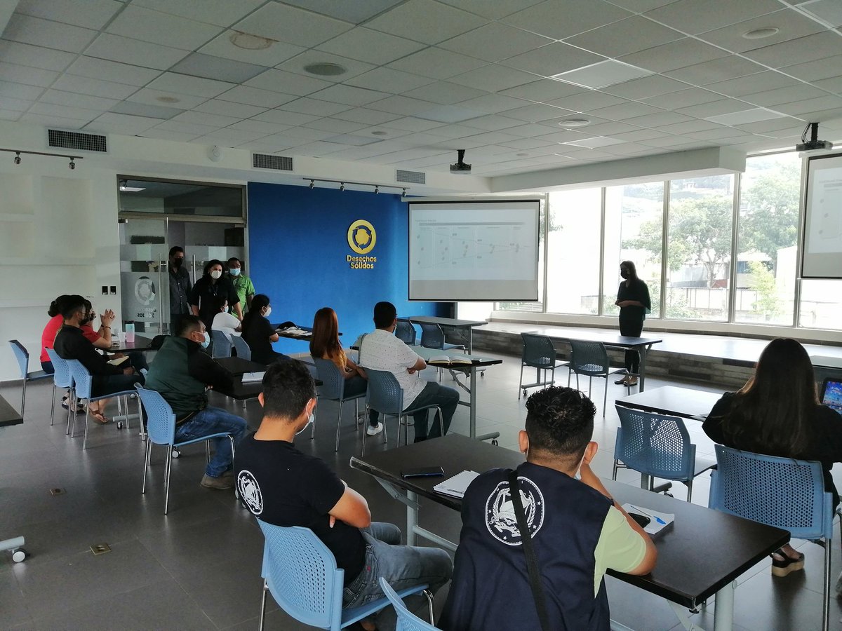 Dianalepio's tweet image. 🏗️🍃#ESGBCGreenNews #Integrativedesign
El dia de hoy se está realizando una sesión más de las capacitaciones en sostenibilidad para los miembros de la AMSS, para fomentar el trabajo colaborativo y multidisciplinario, en apoyo a programas a beneficio de San Salvador.