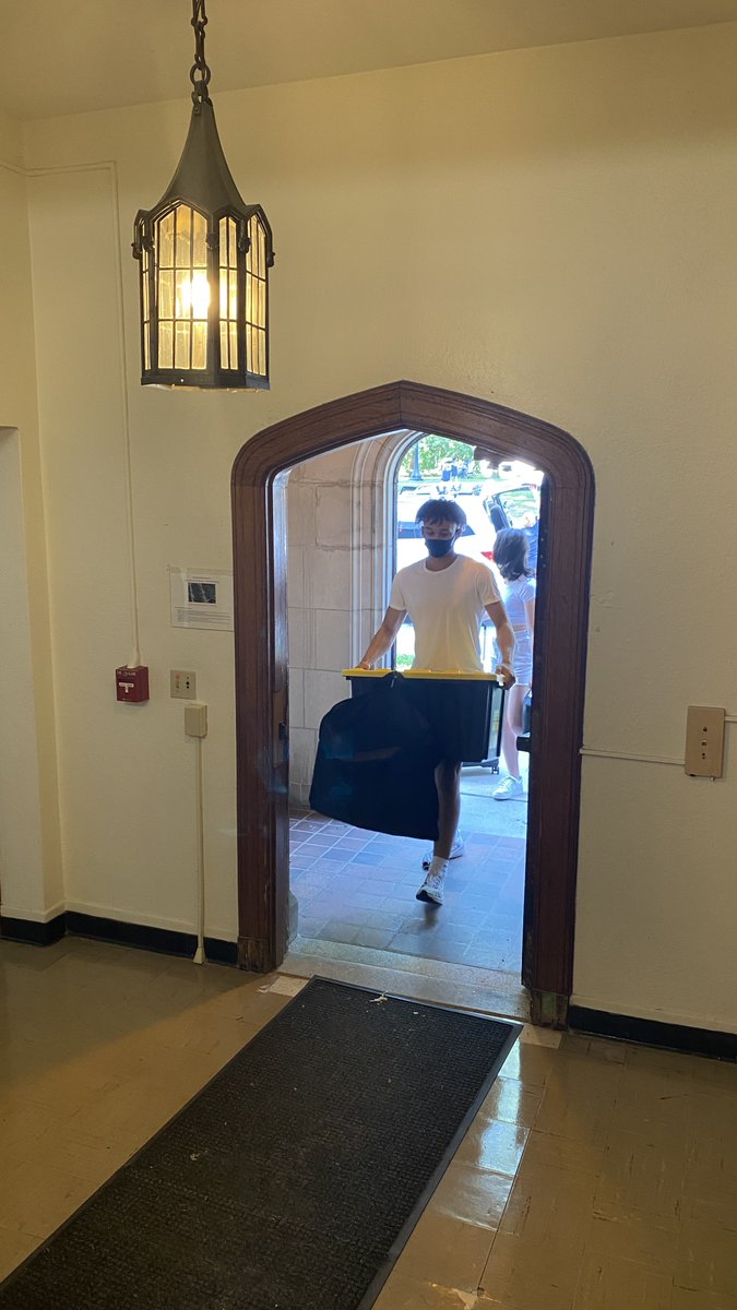 ConnCollege's tweet photo. Let's unpack! Today we welcome our new Camels to campus. π¦πͺπ #ConnColl2025 https://t.co/nV5CddMmZE