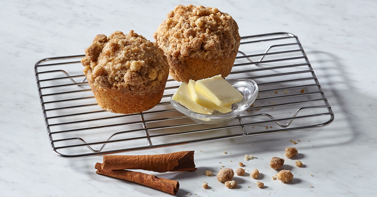HamiltonBeachCA's tweet photo. Enjoy your morning Joe with a bakery-style cinnamon streusel #muffin. We know you'll love the crumbly spiced topping &amp; fluffy texture! https://t.co/uD871iIWpY #HamiltonBeachCa #Recipe #Septembrew https://t.co/wcAsRbdUWK