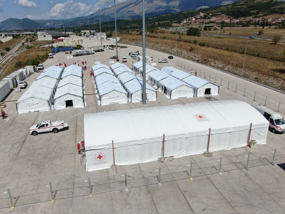 crocerossa's tweet photo. 📍Tutto pronto ad Avezzano per accogliere, presso il Centro Operativo Emergenze della #CroceRossa, fino a 2000 persone in fuga dall’#Afghanistan. L'operazione è coordinata dal @DPCgov e in collaborazione con il @MinisteroDifesa. #UnItaliaCheAiuta https://t.co/L7yBMvVCke