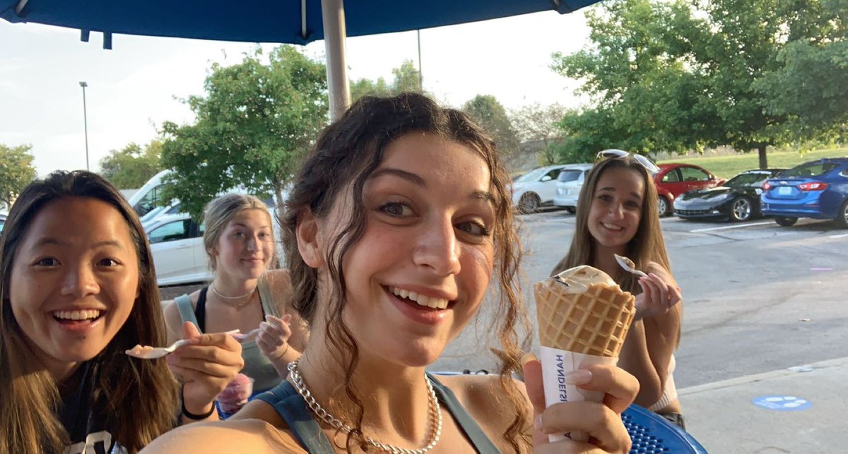 JMFJuniorBoard's tweet photo. Thank you to everyone who came out to support the Junior Board and @JosephMaleyJMF last night at Handel’s! Your support helps us continue to serve the youth of Greater Indianapolis! #ThankYou 🦋🍦 https://t.co/bucvBHOwKB