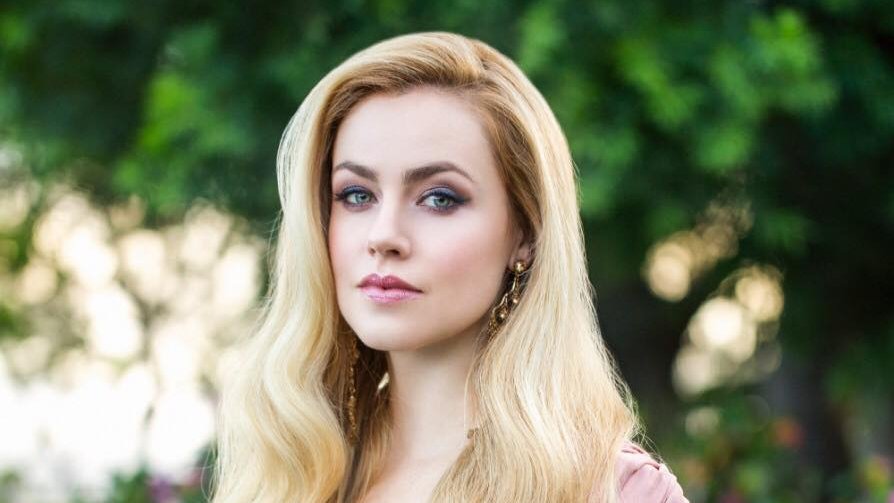Happy Birthday to American actress and former professional ballet dancer, Amanda Schull 
(August 26, 1978). 