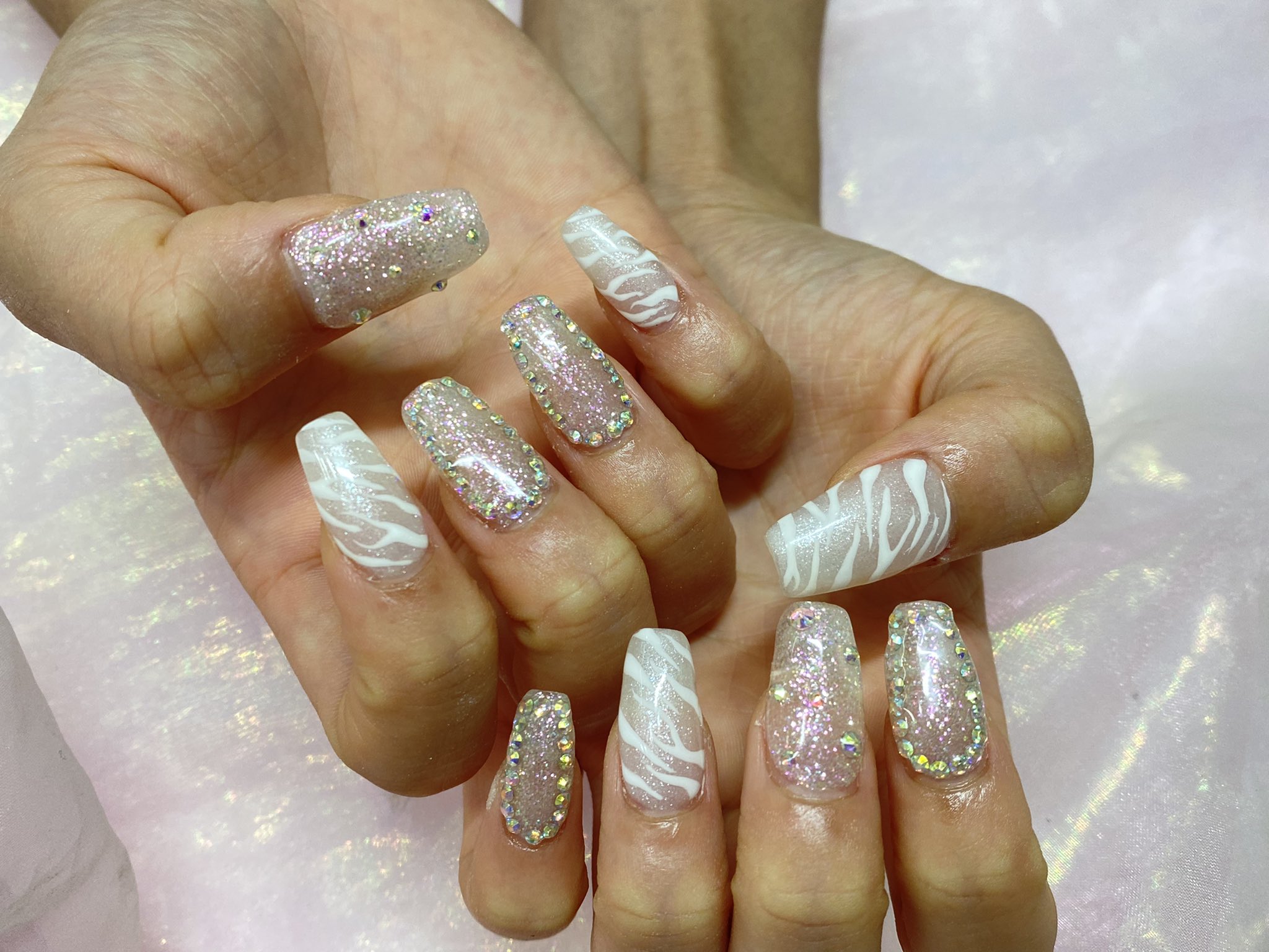 Nailsgogo Twitterren 渋谷 ネイルサロン Nailsgogo ネット予約 T Co Pjrbh5rlbe インスタ T Co Gmbqsa2d9y ネイル 担当 くろだ キラキラネイル 白ネイル 囲みネイル ゼブラ柄 ありがとうございました 渋谷ネイルサロン 派手ネイル