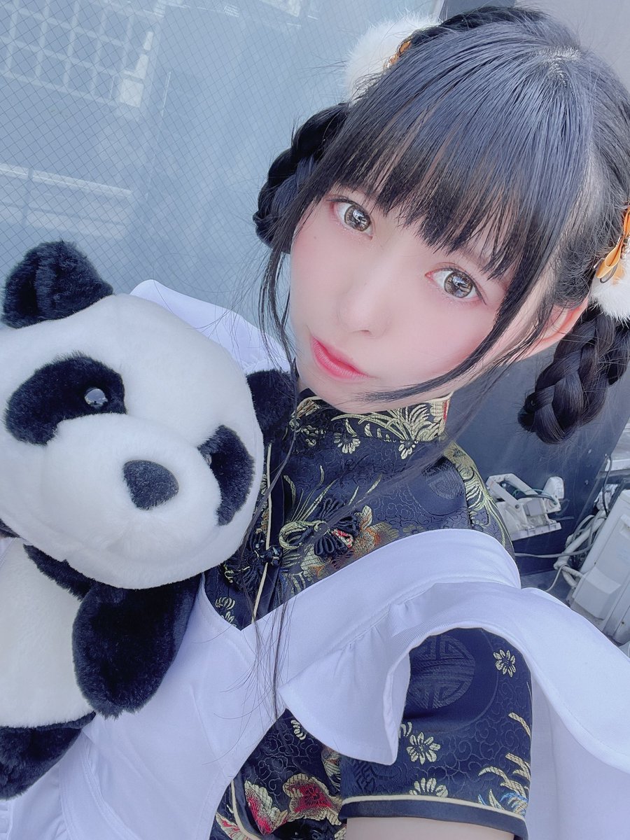 yell LIVEのブック投稿も更新したい…んだけど、明日も早いので今日は寝ます(´-ωก`)

みんなも早く寝てねってパンダが言ってるよ！

おやすみビーム(∩｡•ｏ•｡)っ.ﾟ☆｡･