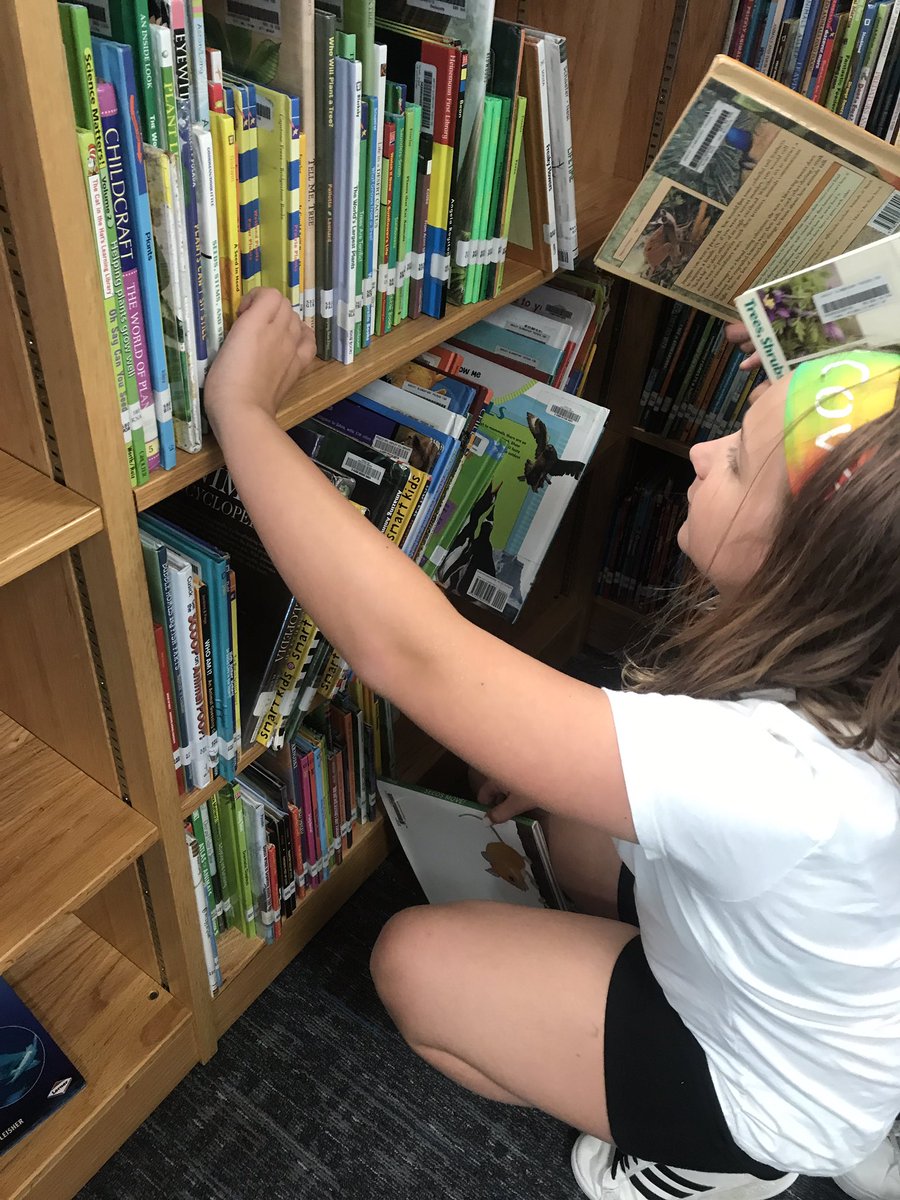 legitmrswhitt's tweet photo. Ms. Madeiros’ class is getting some practice with decimals in the library today! Real world application for the win! @FISD_Libraries @AshleyElem #friscofutureready https://t.co/DFFneqx4nU