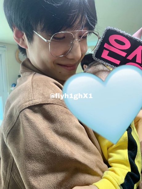 avocadcho's tweet photo. WE ARE ROBBED 😭💔 https://t.co/T4DE0mzyu9