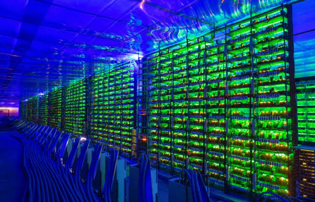 Майнинг ферма кемин. Как добывается биткоин. Майнинг асик биткоин. Майнер майнинг криптовалюта. Крипта валюта ферма.
