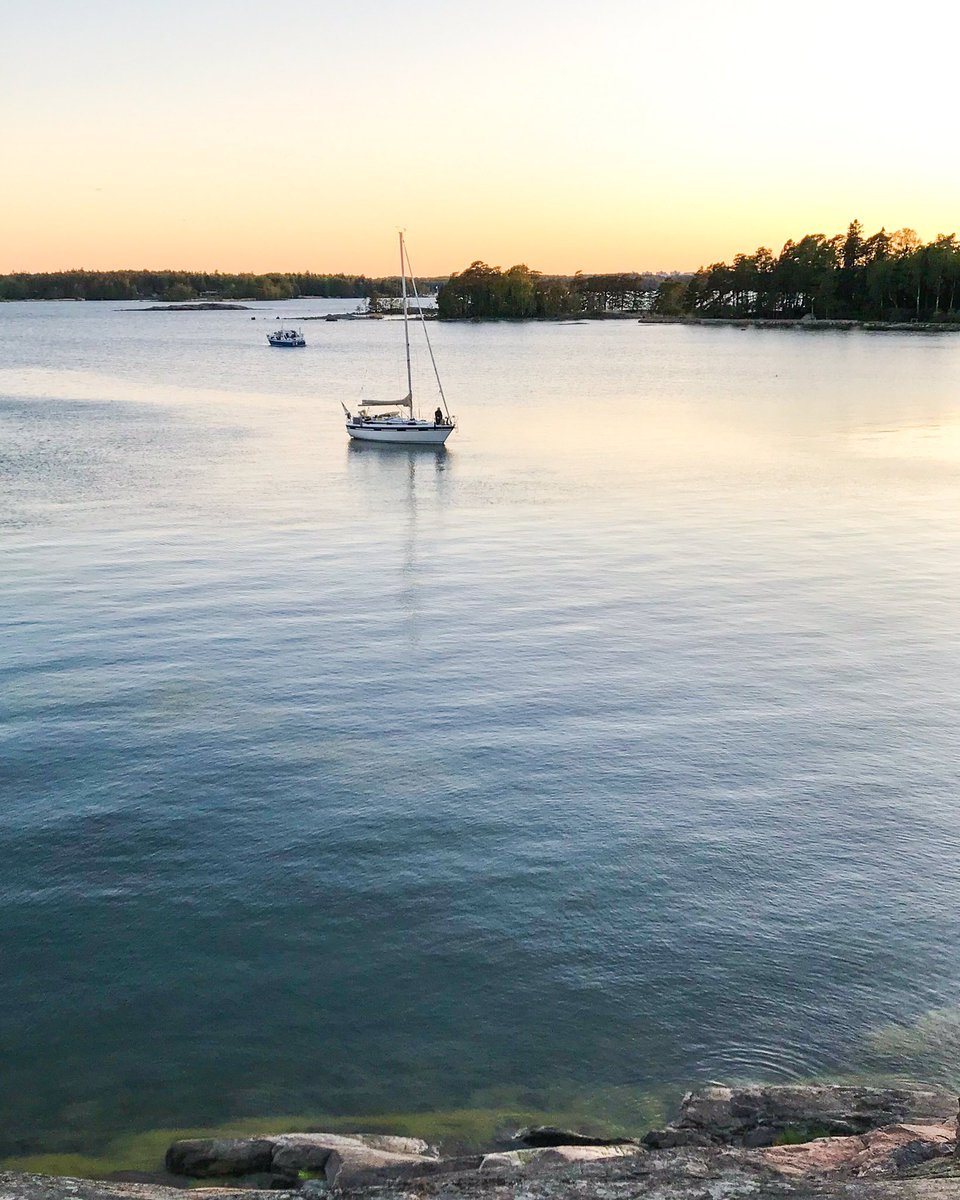 Hyvää Itämeripäivää!💙 Minun tämän päivän konkreettinen teko oli ostaa pala Itämerta ja lahjoittaa sitä kautta Itämerityöhön. 🌊 Haastan sinut myös ostamaan palan Itämerta ➡️ Lisää lahjoittamisesta <a href="/jnurmisensaatio/">John Nurmisen Säätiö</a> #itämeripäivä