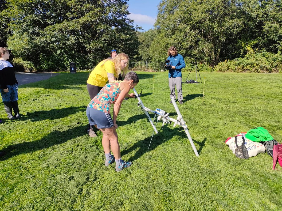 surveylikeagirl's tweet photo. Enjoyed teaching some sunshiney #geophysics workshops today for the #SaveRockHall project! #digventures #geophysicalsurvey #rockhallfarnworth https://t.co/4sMDHS1n0M