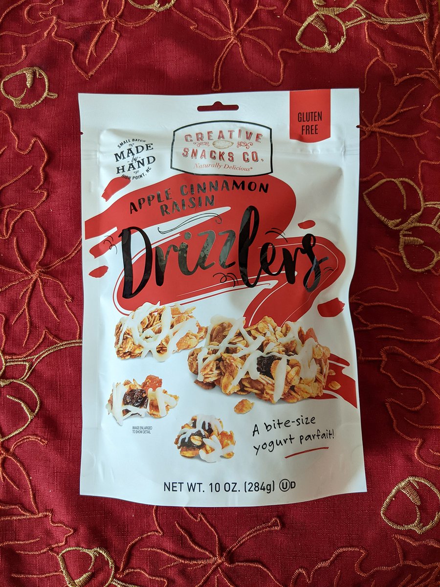 Picked this up at the grocery store. It's pretty good. <a href="/CreativeSnacks/">Creative Snacks Co.</a> 
I love fall, especially fall flavors -- all things apple, pumpkin, and s'mores (my favorite!). Mmm.
1/ #food #snacks #apple #pumpkin #smores #pumpkinspice