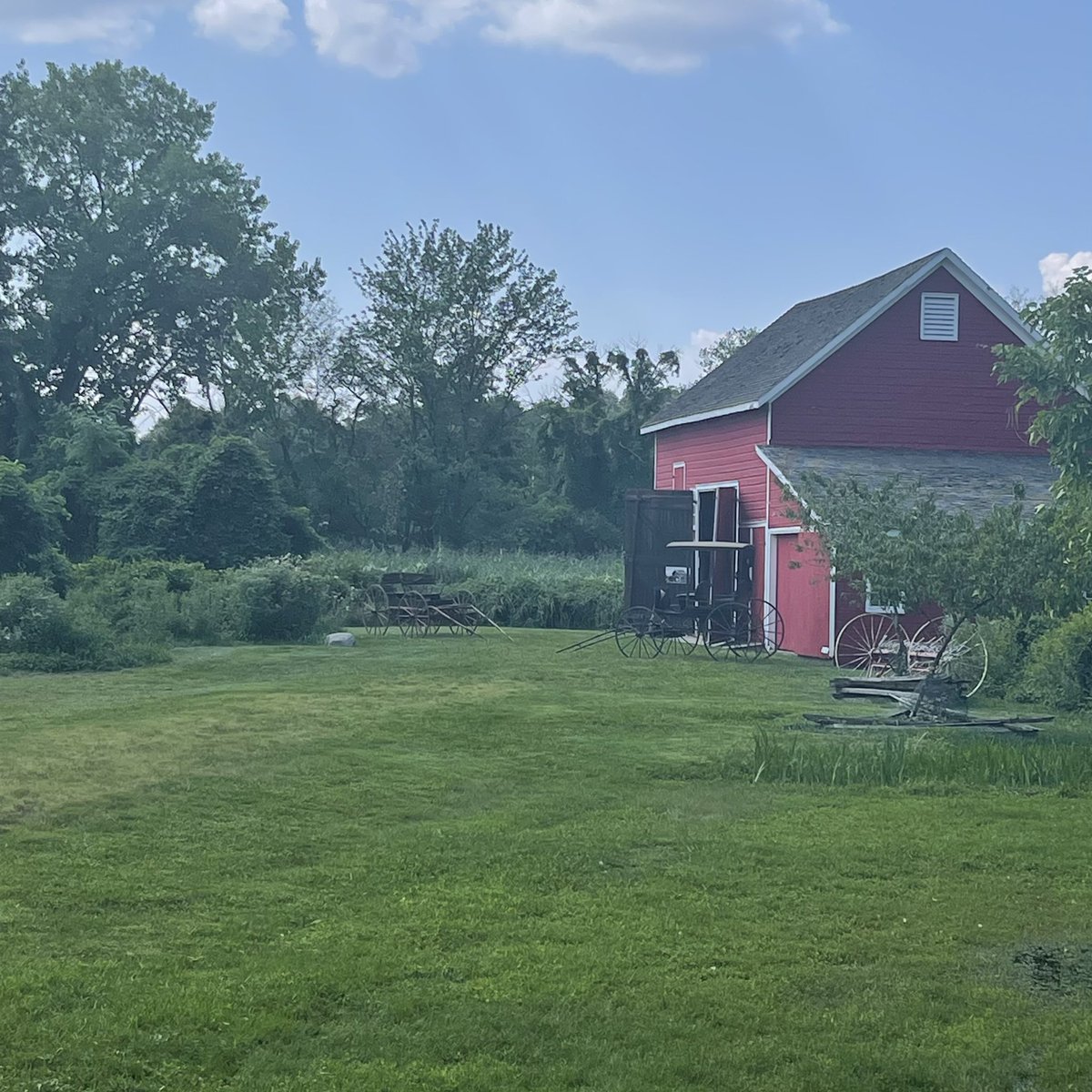 Quinta parada: el histórico New Bridge Landing. <a href="/SenatorLorettaW/">Loretta Weinberg</a> recorrió el sitio histórico, que fue un lugar crítico durante la Guerra Revolucionaria.