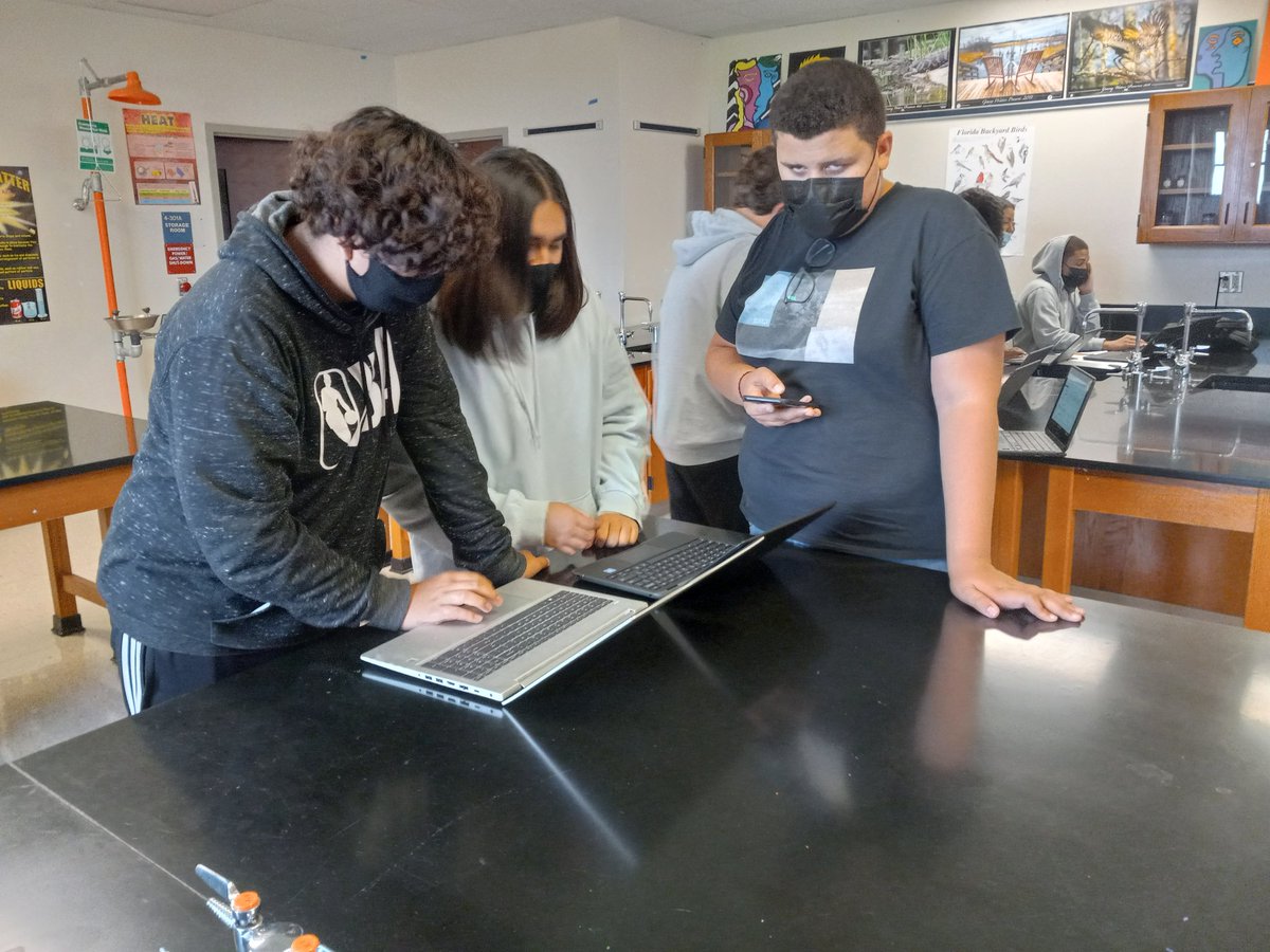 cdubs2202's tweet photo. First #quizlet live game of the year on the special properties of water. @quizlet @FHH_FalconFury @PBCSDScience https://t.co/v8HTqErzXq