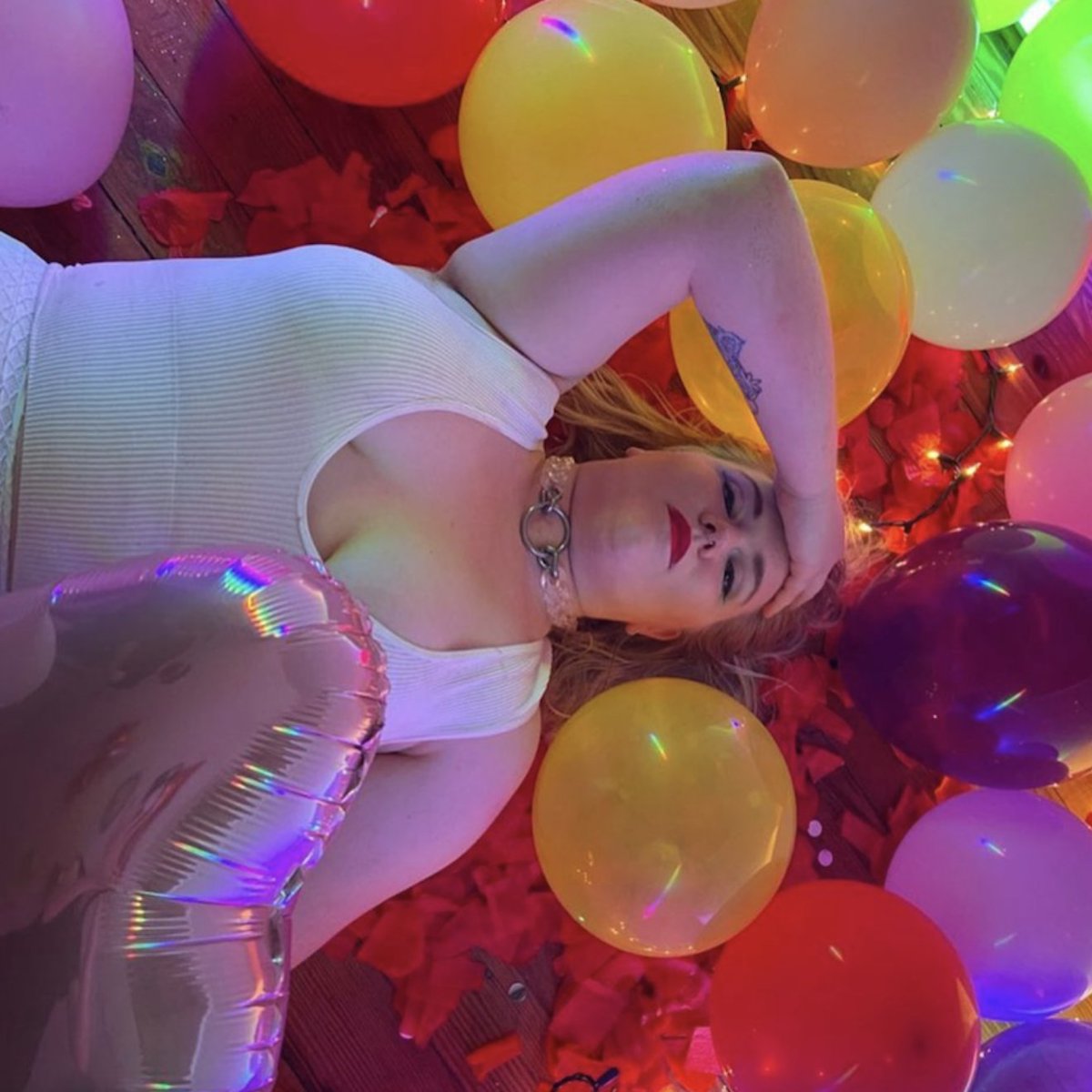 thewildhoneypie's tweet photo. "Pieces" by Tenderheart Bitches (@orpheuswannabe) will have you wanting to dance and smash the heteronormative patriarchy all at once 💥✍️@MayaMayhem https://t.co/QDapZgsVR5 https://t.co/I4C4MwHKZS
