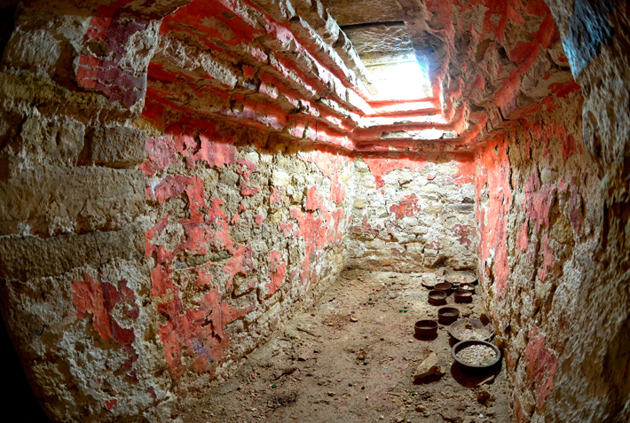 archaeologymag's tweet photo. A tomb discovered in the ancient Maya city of Palenque in southern Mexico is believed to hold the remains of K’uk Bahlam I, the founder of the city’s ruling dynasty, who came to the throne in A.D. 431.  #TBT 

https://t.co/LtLs1n71Mk https://t.co/yXTPEWsXGj