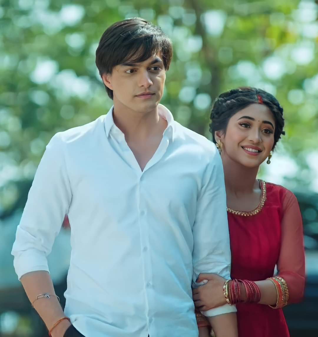 Moonlightak1's tweet photo. This moment always gives me real Hubby-Wifey feels. So real and that's how their story was! Real, Realistic!🤧💗 Just look at the Hand-holding!💗🥺🧿
Shivin as Kaira, at any point of time!💗🥺🧿🔥
@momo_mohsin @shivangijoshi10 https://t.co/TzzYAPNAJa
