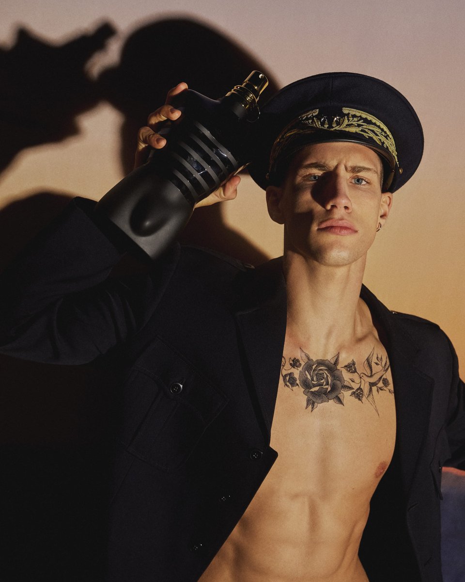 JPGaultier's tweet photo. Ready to sail with me on an rough sea?
#AugustaAlexander
#LeMale Le Parfum #WelcomeOnBoard #JeanPaulGaultier https://t.co/j8qb26XG5n