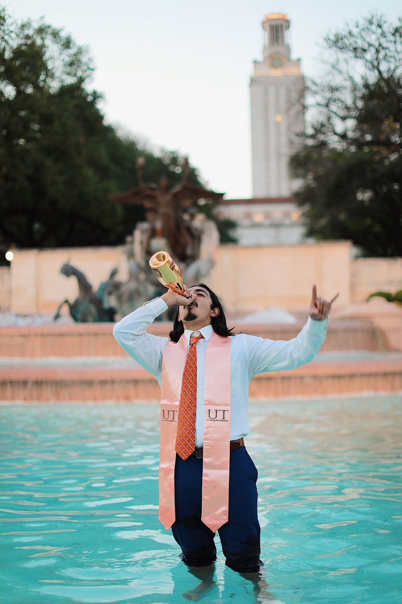 realsmartalec_'s tweet photo. Super late life update:

Denied from UT 🙅‍♂️
Successfully transferred from community college to UT’s Business Program 📚
Academic probation and imposter syndrome 1st semester 🥴
Found myself, got a dream internship with ESPN 🏟🏆
Got my BBA and graduated with honors 🎓🤘🍾 https://t.co/ngtEktTvUp