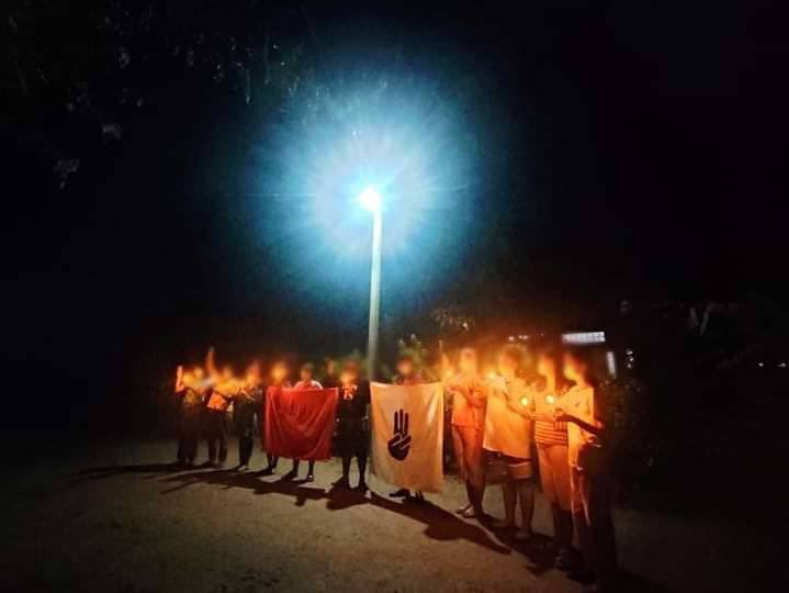 moethinkhaing's tweet photo. Night strike with candles lights against the terrorist military in Kanyon Kyun village, Longlone. #NoEscapeFromGenocide #WhatsHappeningInMyanmar #Aug26Coup https://t.co/Jb8fXdiKPa