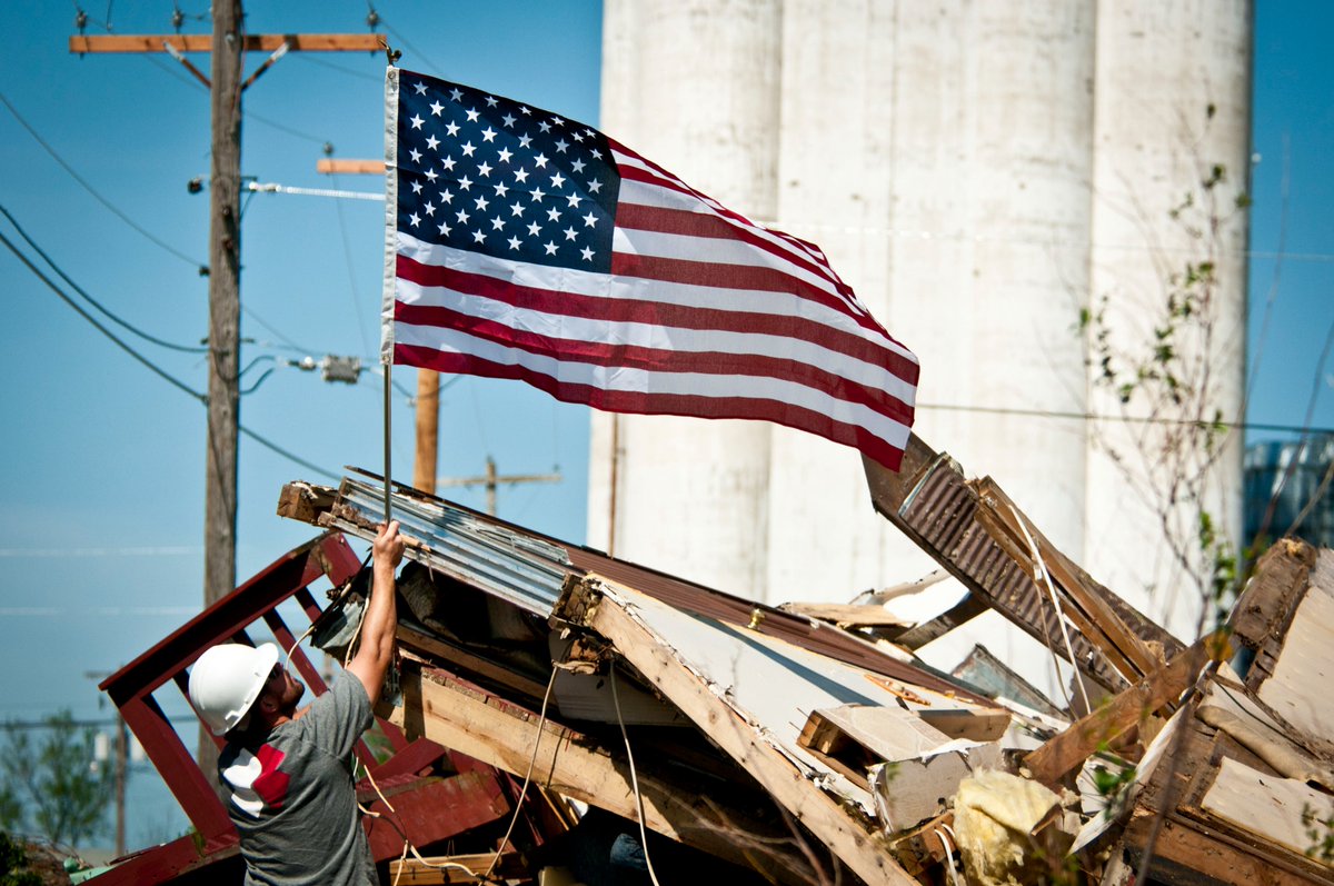 TeamRubicon's tweet photo. Today we join @IAVA, @missioncontinue, @TeamRWB and @WithHonorAction to share a message for all veterans that served alongside us in Iraq and Afghanistan: You made a difference, and you are still needed.

Read the full letter: https://t.co/YbK41K6oOT https://t.co/gpfR0W0PCP