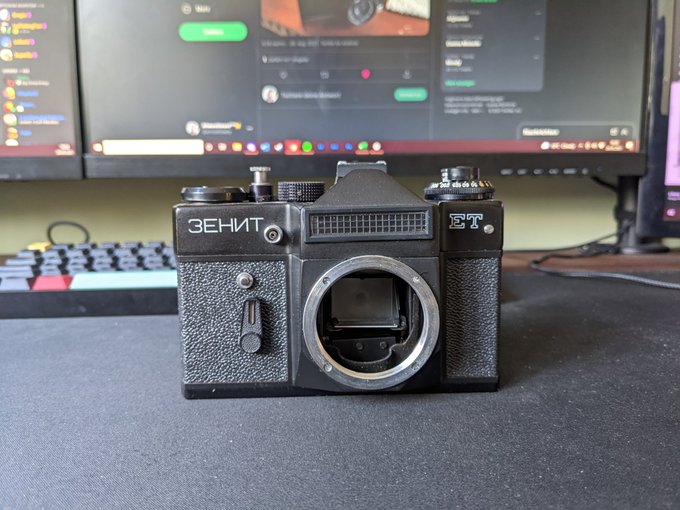 @MemerionAD Zenit ET was my first analog camera! They're pretty nice to get into it. Ask your gramps