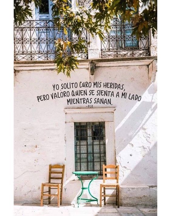 "A veces no necesitamos que alguien nos arregle, a veces, solo necesitamos que alguien nos quiera, mientras nos arreglamos nosotros mismos."
#JulioCortazar