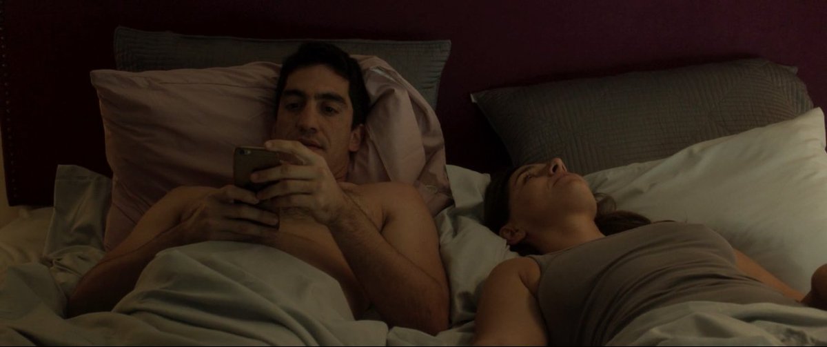 - ¿Qué sucede cuando una pareja, ya en sus 40s, mantienen una relación enfocada en el sexo?
-¡Todos lo hacen! O, ¿existe algún tipo de violencia?
-H. Velit (<a href="/HVelit/">hernán velit</a>) representa al #CinePeruano en el <a href="/NFMLA/">NewFilmmakers LA</a>, con su corto: "Lo que no fue en tu año". Tráiler: bit.ly/3Bl2CyJ