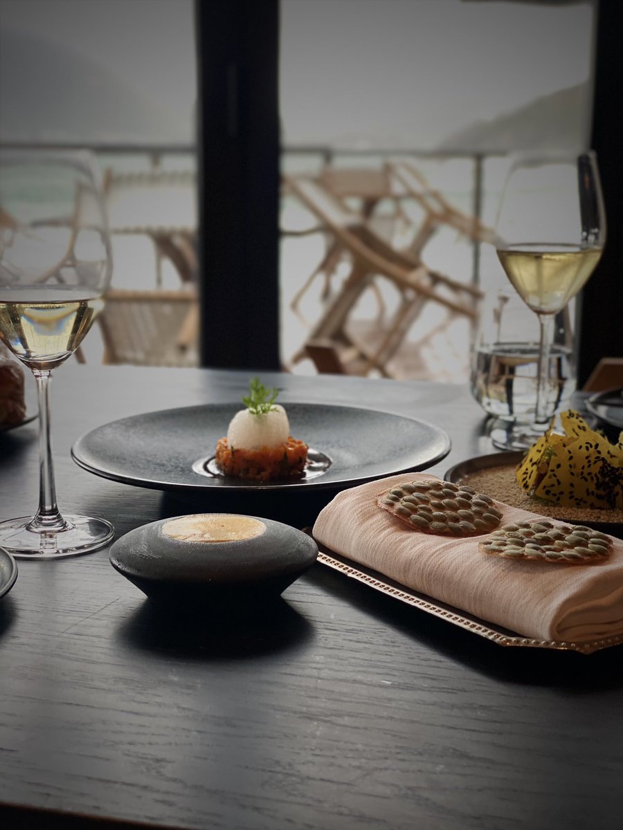 Lunch meetings don’t get much better! <a href="/J9_wine/">Janine Lategan</a> <a href="/Chefs_Warehouse/">Chefs Warehouse</a> <a href="/Tintswalolodges/">Tintswalo Collection</a>
