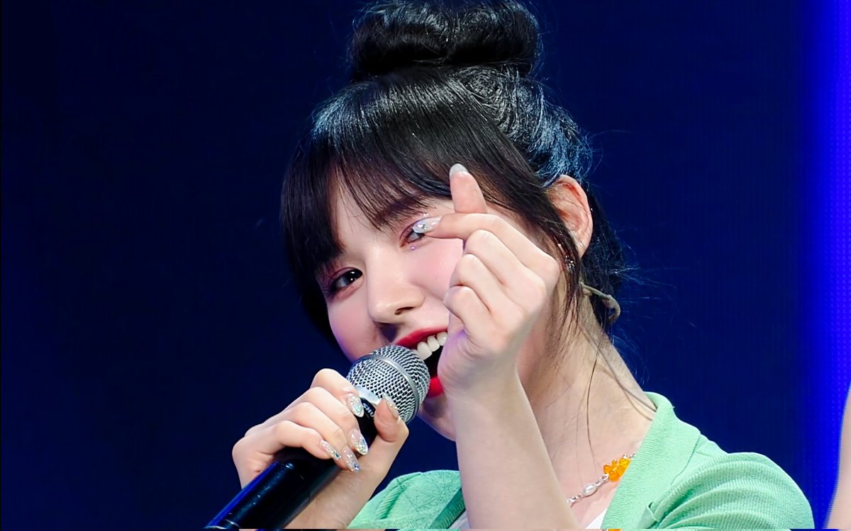 210826 손스윗💙
#웬디 #WENDY #레드벨벳 #RedVelvet #퀸덤 #Queendom #Queendom1stWin