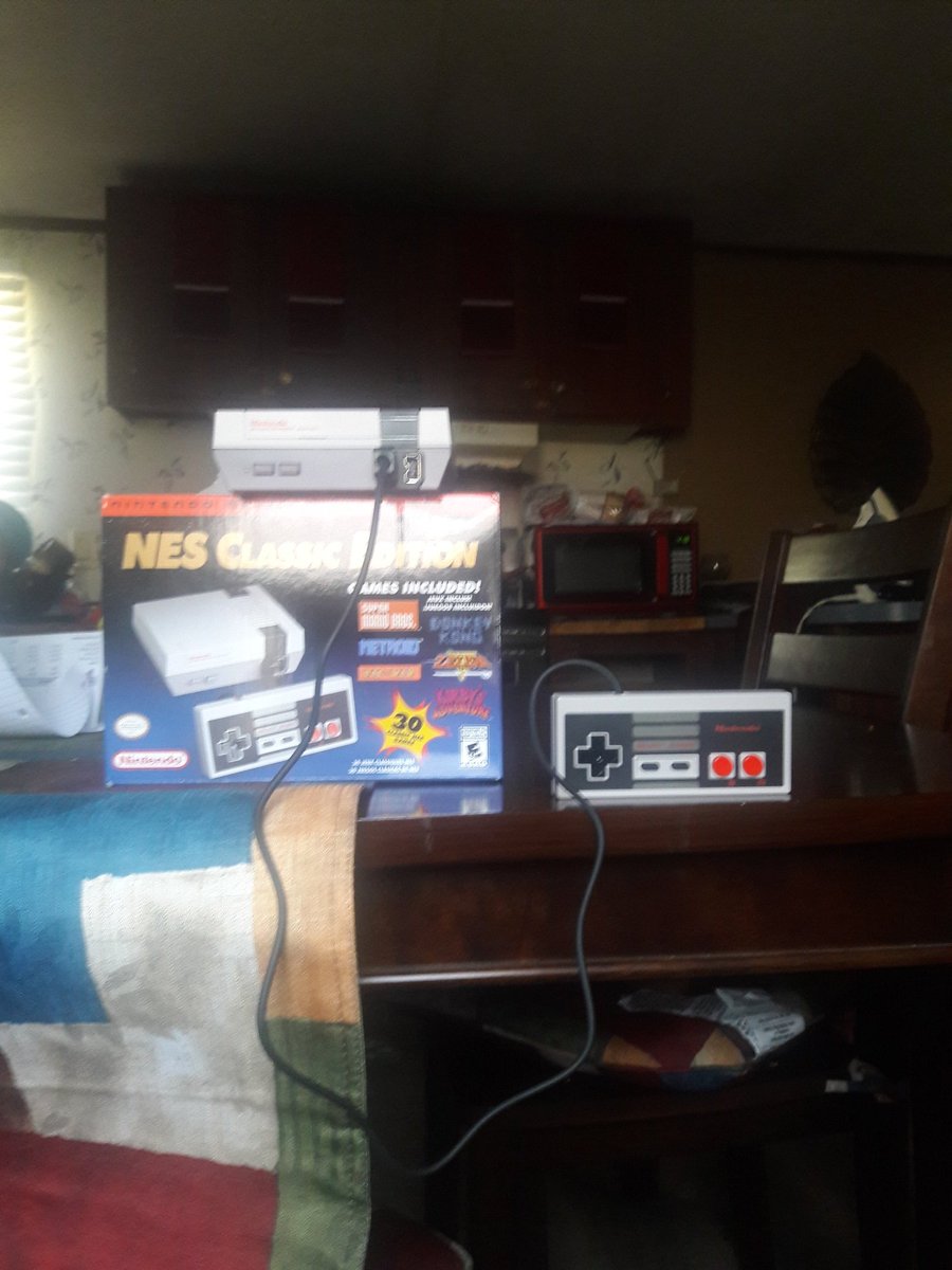white2k5's tweet photo. @CaptPlanet91_LJ @TheMACK5379 @ChibiGoddess7 Behold, friends, another blast from the past, the @NintendoAmerica entertainment system classic edition, 2 down, 1 to go 🎮
#NESClassicEdition https://t.co/CMhUWZRPg5