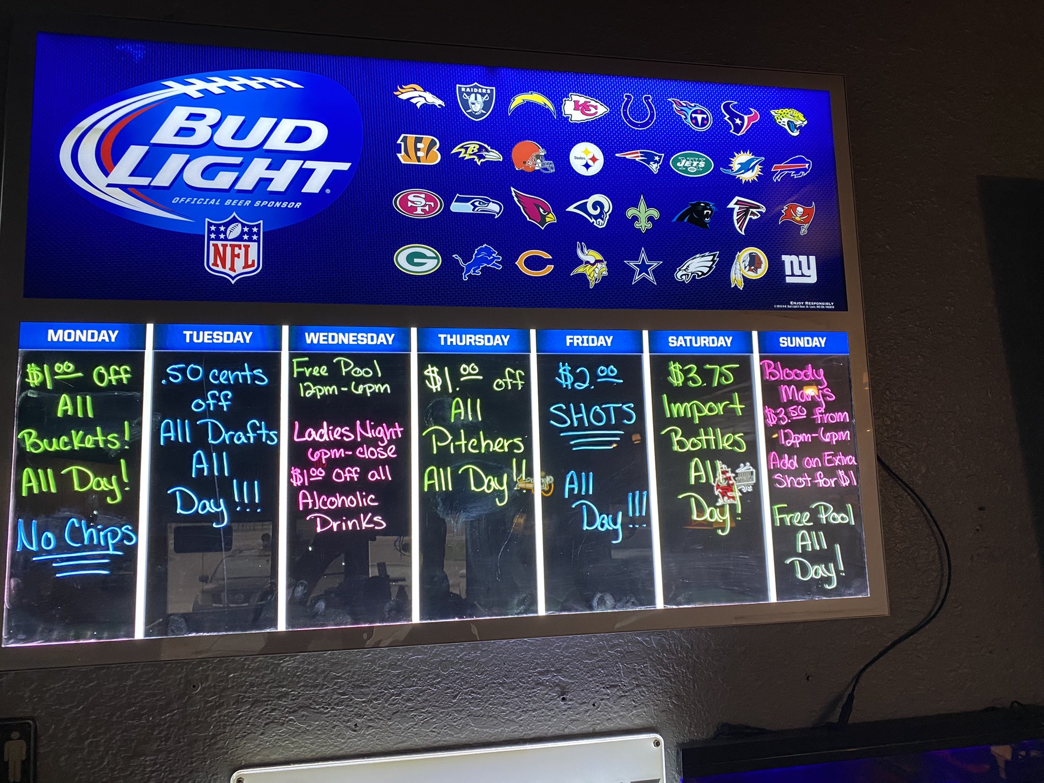 Racks Pub and Billiards (RacksPub) / Twitter