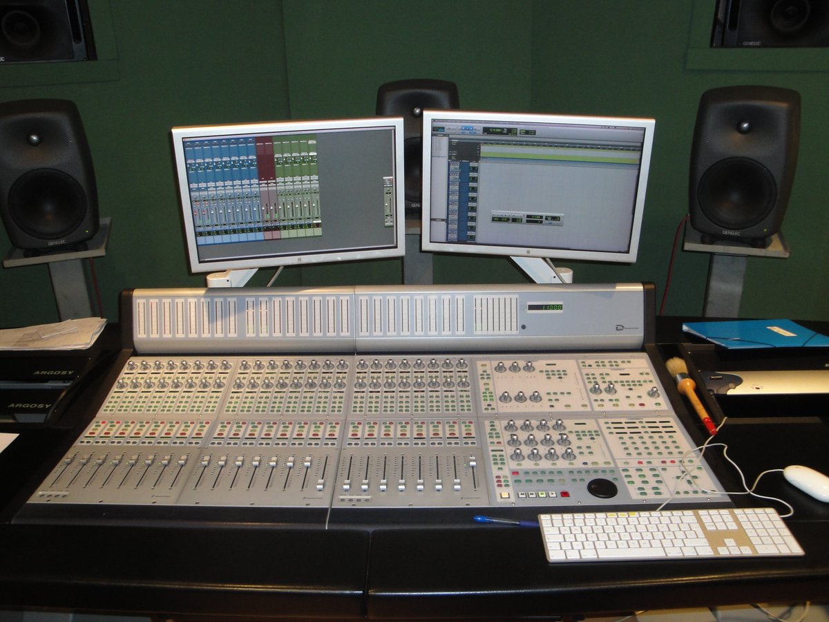 Programa 322 de No Solo Cine en las Ondas con Miguel-Fernando Ruiz de Villalobos, <a href="/CsarSanz12/">César Sanz #</a> de .<a href="/taquilla_espana/">Taquilla España</a> y <a href="/Hgcsirena/">Helen-san</a> 
nosolocine.net/programa-322-d… <a href="/BaciOZONO3/">El Rincón de Baci 🎥🎬</a>