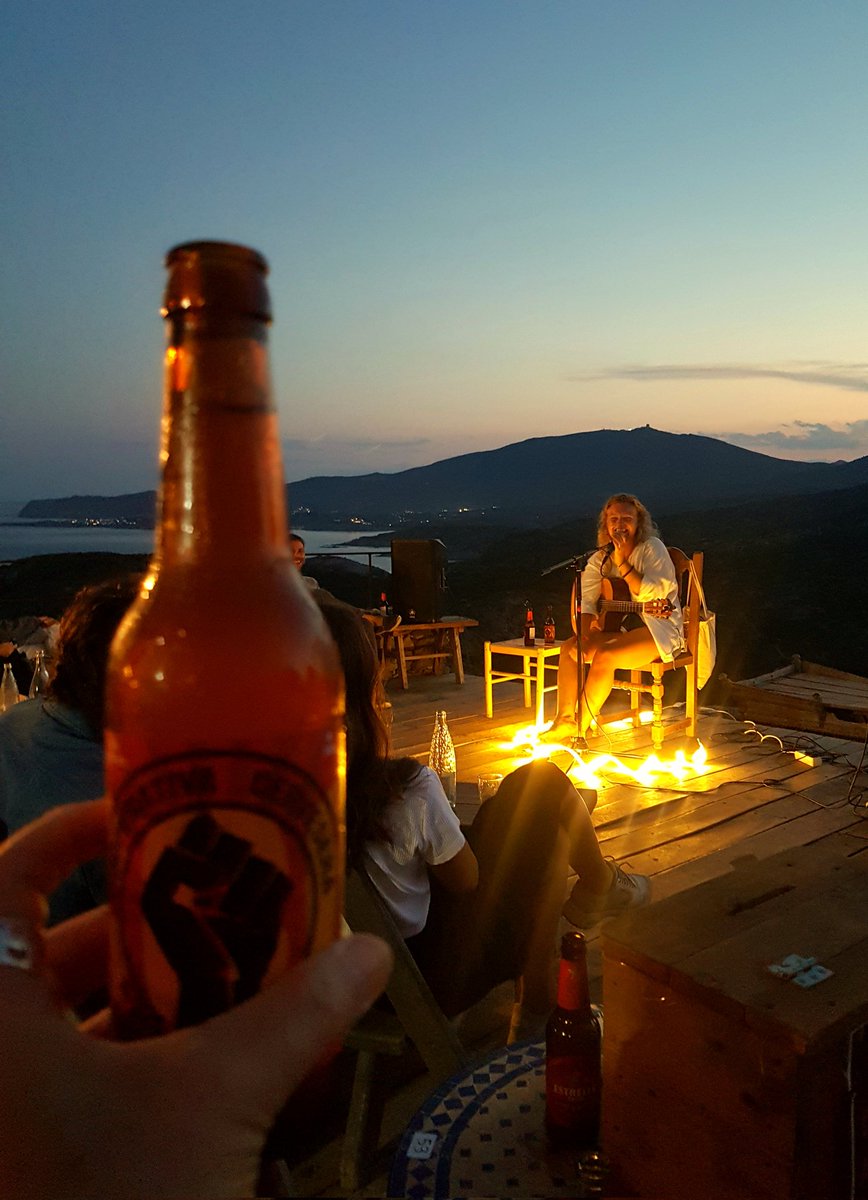 KarinCDQ's tweet photo. Plaers... bona música, companyia i q no falti la bona cervesa, CCC!!!
---
#relax #relaxtime #petitsplaersdelavida #plaers #musica #diurètic #paradis #moments #momentsunics https://t.co/1jUpeP4wiv