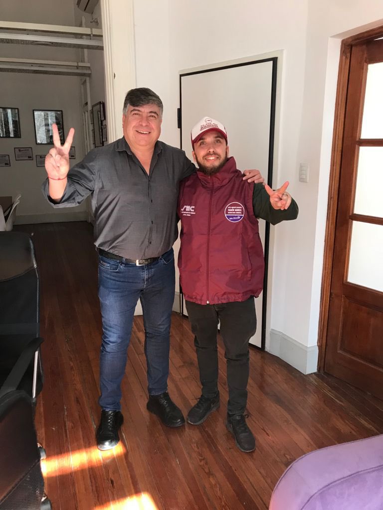 Quiere agradecerle al compañero Juan Sebastian Varela de osecac y a todos los compañeros de osecac que día a día se siguen sumando a este equipo en busca de un sindicato que defienda y represente con orgullo a todos los trabajadores de comercio !👏👏👏