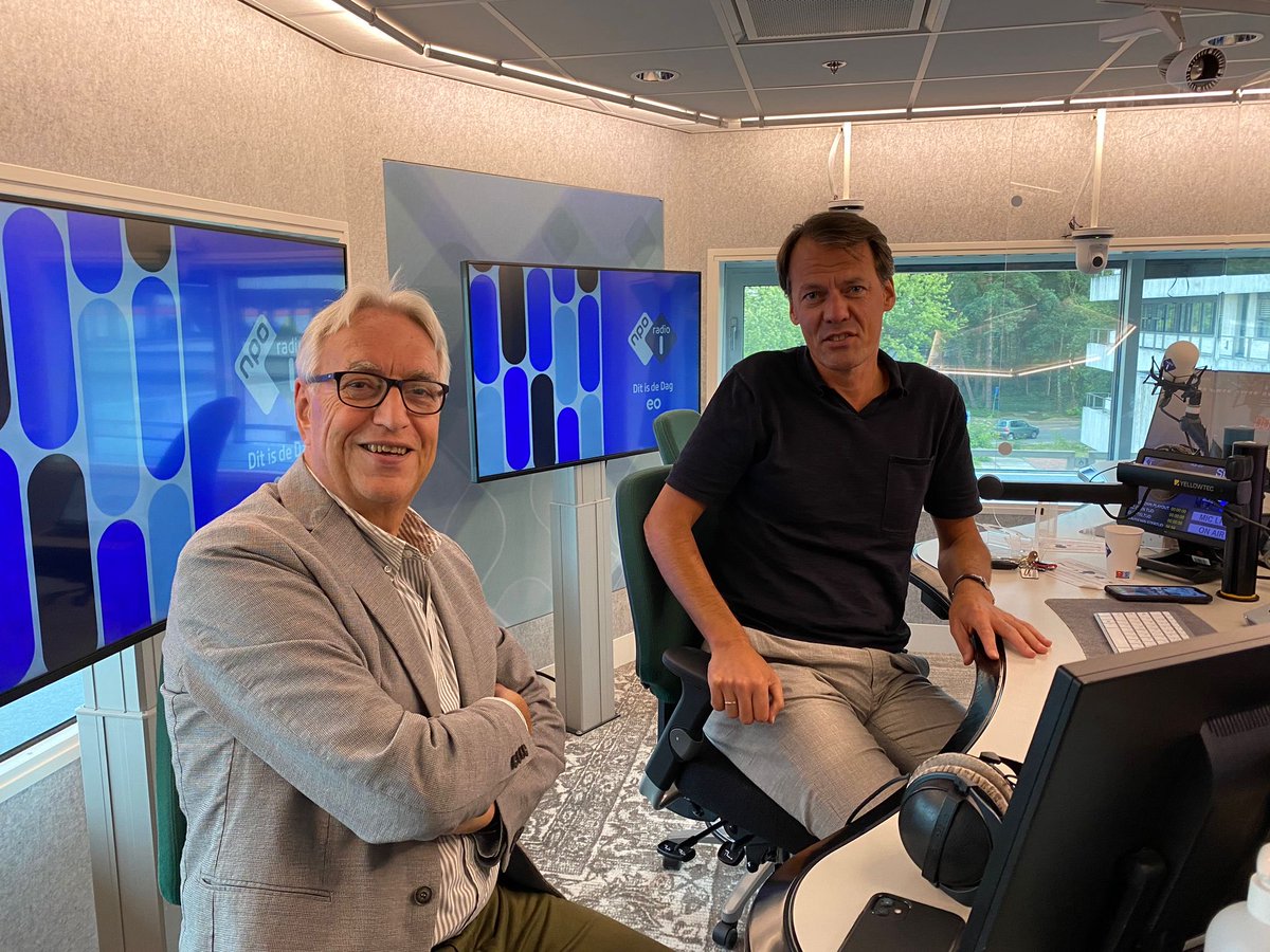 TijsvandenBrink's tweet photo. Piepjonge stagiair vandaag bij #didd. Morgen mag hij laten zien wat hij kan… 18.30 uur, ⁦@NPORadio1⁩. https://t.co/gnfSpsEX6r