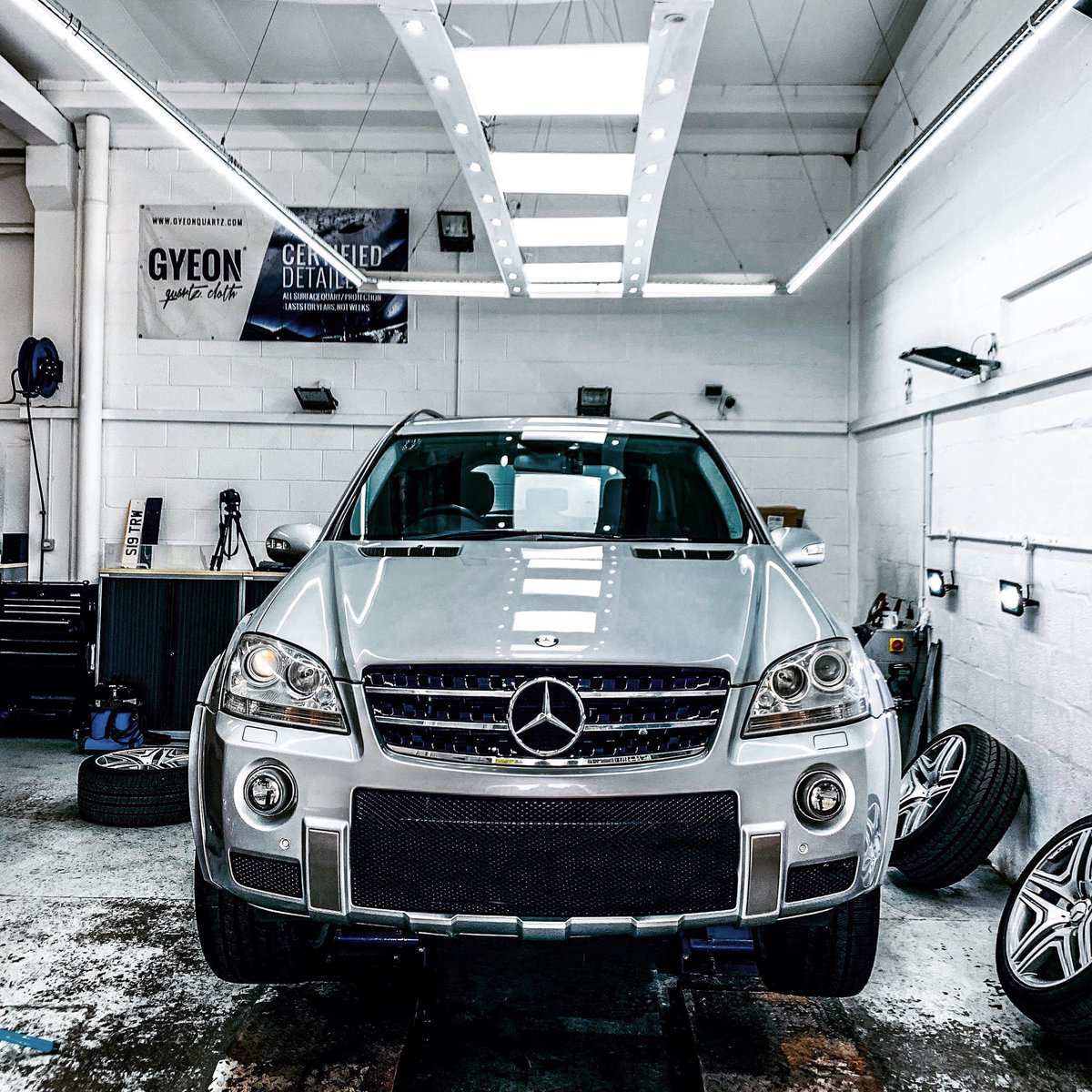 supercarsfordad's tweet photo. I love driving a clean car 👌🏻

#supercarsfordad #supercar #supersuv #doubletrouble #mercedes #mercedesbenz #mercedesamg #ml63 #ml63amg #gle63 #gle63amg #amg #v8 #m156 #m157 #w164 #mercedesml #mlclass #mlklasse #weekend #gyeon #gyeonquartz #detailer #detailing #modernclassic https://t.co/3uzYrAmjX6