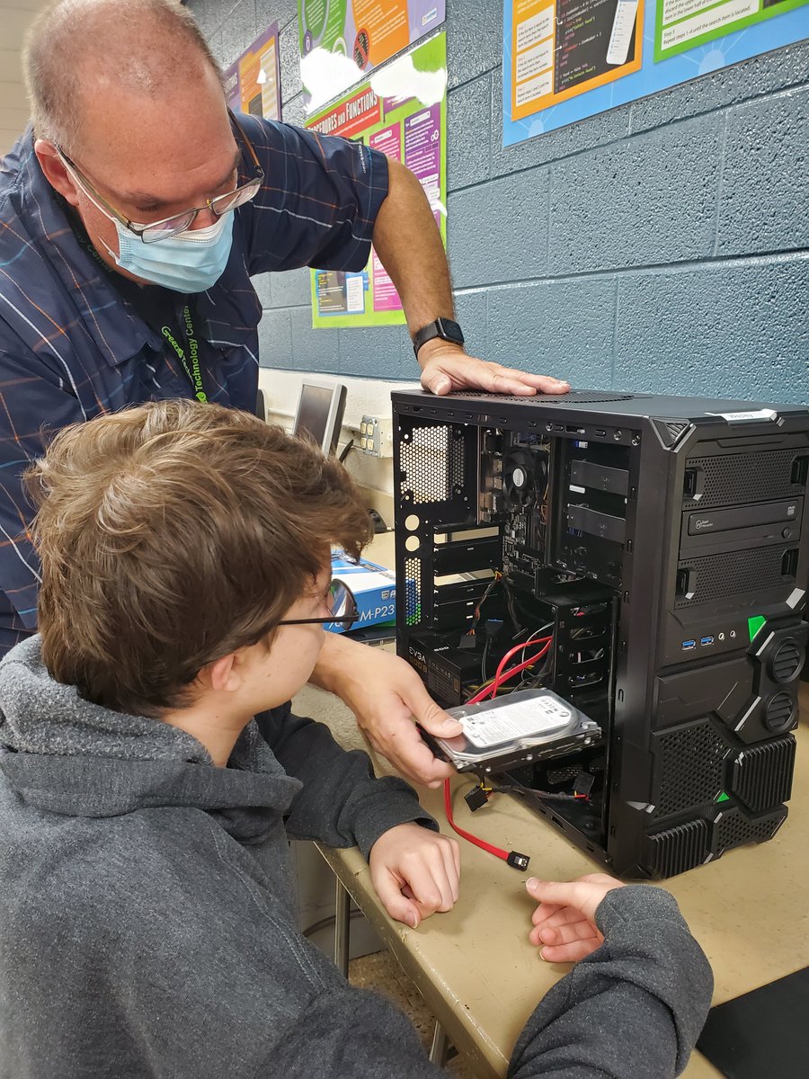 GreeneTechCtr's tweet photo. Beginning Computer Info Tech students putting skills in ACTION! @cudaman340 @GreenevilleCity @GreeneCoSch @GreeneIndustry  #IntentionalLearningGTC https://t.co/Bk5X6bJjjU