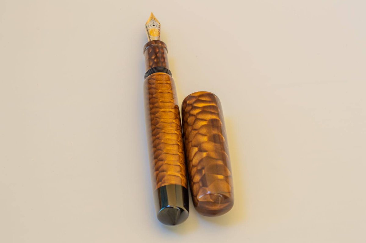 teodormircea's tweet photo. PenTeo Samurai Spirit Golden Dragon
Button filler with Pelikan M800 nib
https://t.co/Q7IrjeESKR
#handmade
#pens
#fountainpens
#pelikan
#penteopens https://t.co/HdiwpZAuwE