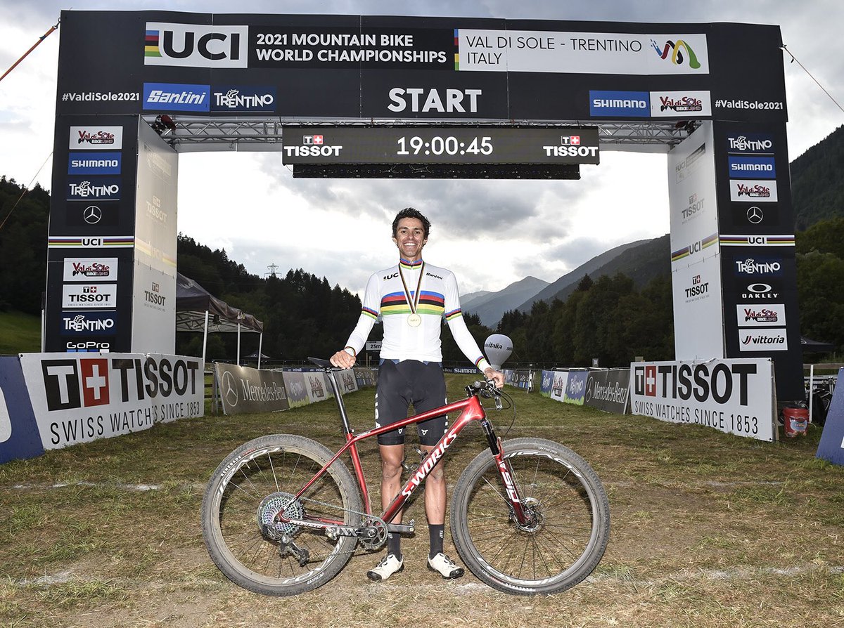 usacycling's tweet photo. Wow @chrisblevs!! 🌈
✅ First-ever Elite Men’s Short Track World Champion
✅ First World Title
✅ First year elite
✅ First Men’s XC MTB World Title since John Tomac in 1991 https://t.co/gl44DgAuJF
