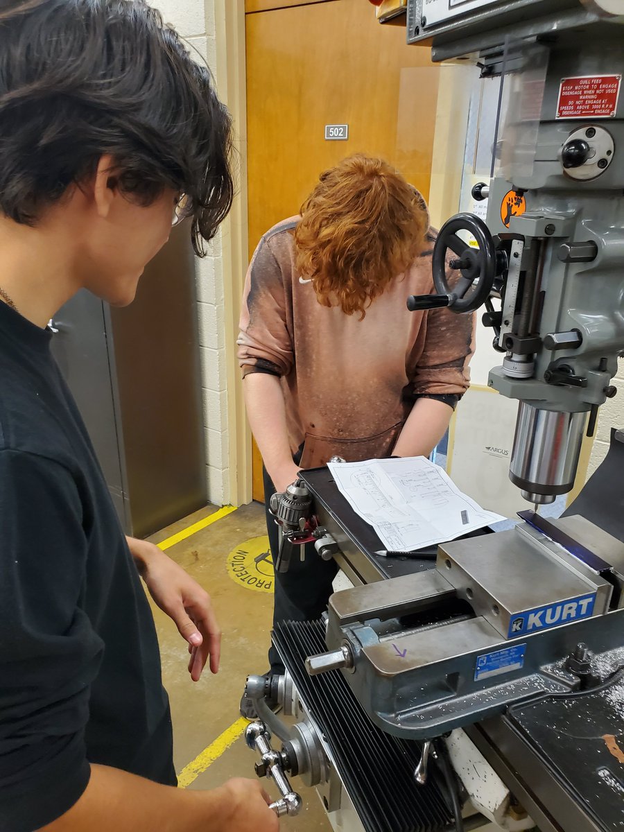 GreeneTechCtr's tweet photo. Beginning Machinists doin' the WORK! Foundational Skills GROWTH! @GreeneCoSch @GreenevilleCity @GreeneIndustry #IntentionalLearningGTC https://t.co/lDkQDTXD6U