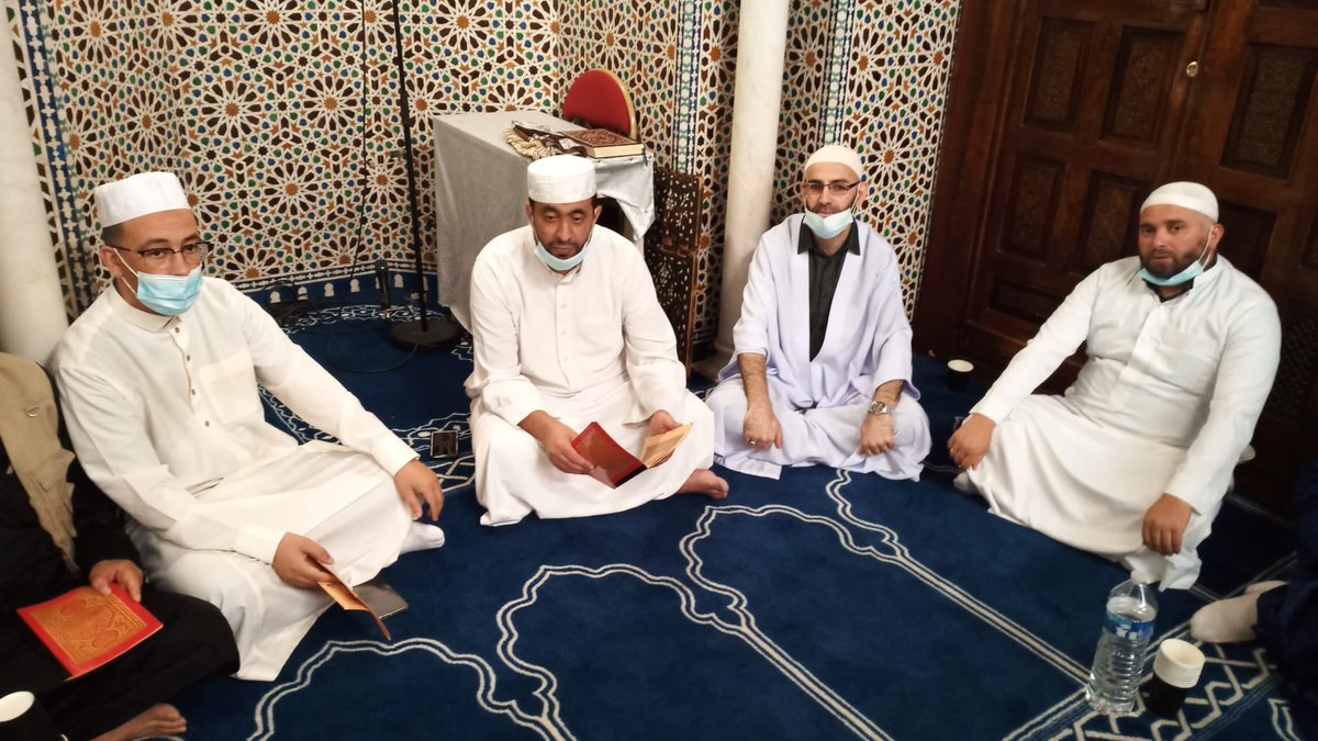 mosqueedeparis's tweet photo. Cet aprĂšs-midi, aprĂšs la priĂšre de Dhohr, les imams de la #FFAIACA et de la MosquĂ©e de Paris fraternellement unis dans lâaccomplissement de #priĂšres surĂ©rogatoires et dans le souhait quâAllah vienne en aide Ă toutes les victimes des #incendies qui ont dĂ©vastĂ© lâ#AlgĂ©rie. https://t.co/W8N8sWbdW7