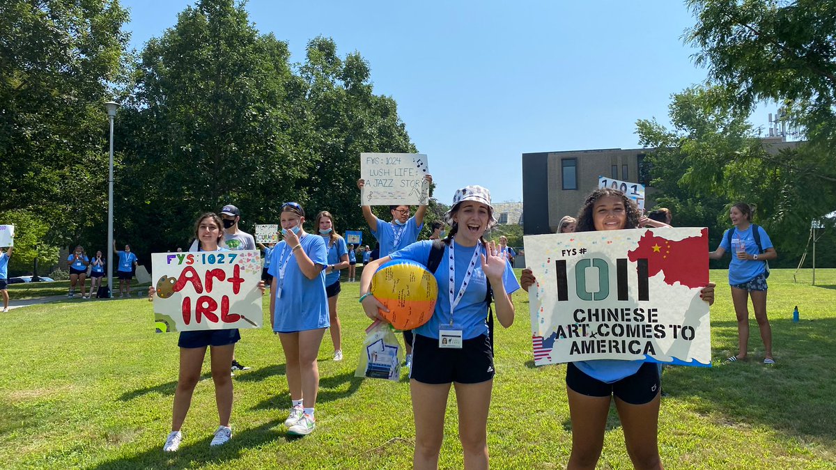 ConnCollege's tweet photo. Each member of the Class of 2025 has been assigned a First-Year Seminar with 3 student advisers. Today student advisers are meeting their advisees in person for the first time. πͺπ#ConnColl2025 https://t.co/2am6Y7uSN0