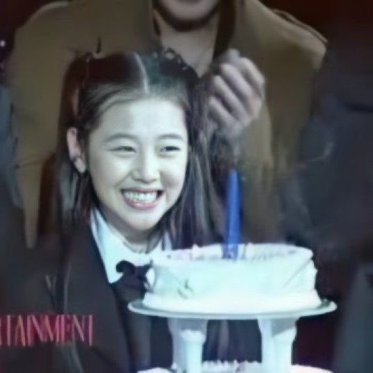 sullismilebot's tweet photo. #설리 #SULLI https://t.co/hLfXG7A2bL