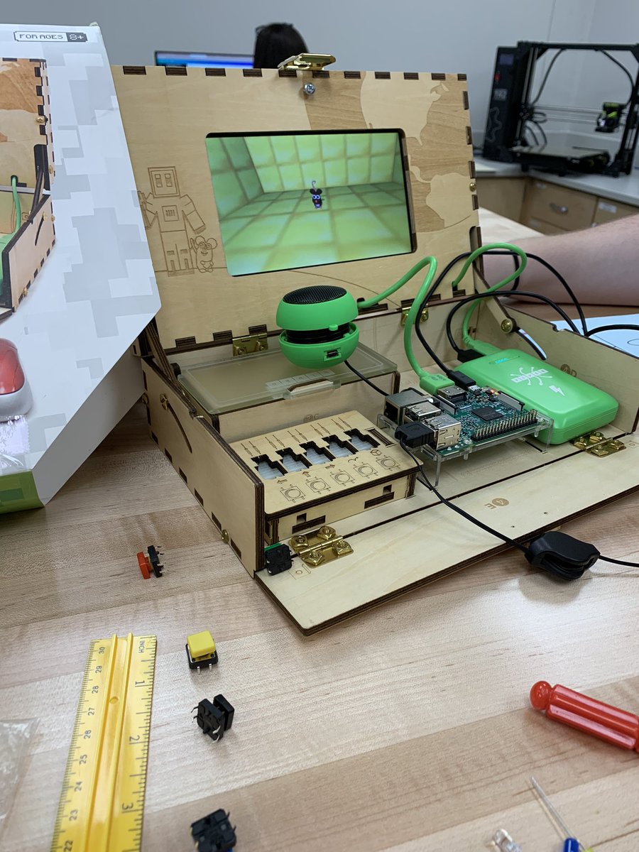 AbbyH_2024's tweet photo. Day 2 of building a @StartWithPiper computer with @AshBertles2001 @amberautry8! #ECI201 #EdTech #secondweekofclass #startwithpiper #buildingcomputers @NCStateCED @NCStateCEDMETRC https://t.co/bhrfbPjJ8l