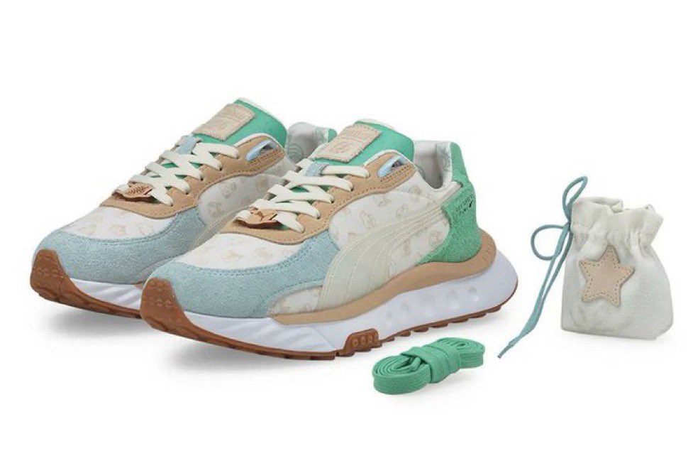 ACPocketNews's tweet photo. Animal Crossing x PUMA https://t.co/8B2CQjPx0x
