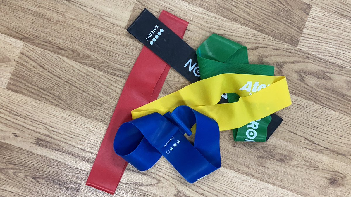 TeamBoobsPT's tweet image. Day 26 #WeActiveChallenge Finished off my working day with a virtual mini-bands resistance class @theBreastCentre to the tunes of Dolly Parton, Tina Turner and Starship!!! 🤩#AHPsActive #ExOnc 💗🎗🔥💪🏼